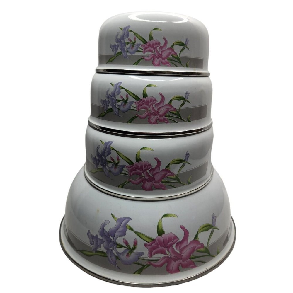 Vintage White Metal Enamel Nesting & Mixing Bowls Mixed Lot of 4 Bowls Kobe